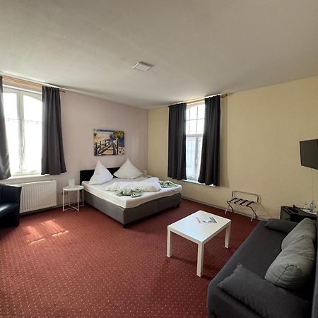 Hotel-Restaurant Christine Lübz Zewnętrze zdjęcie
